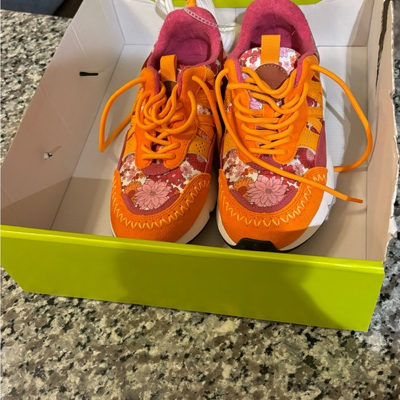 Woman sneakers - Picture 3 of 6